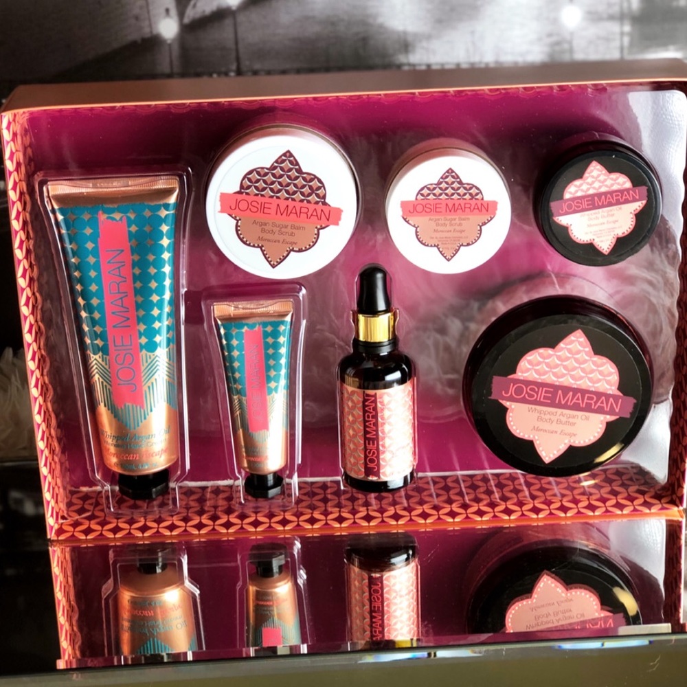 Josie Maran Escape to Morocco Box Set - Picture 2 of 7